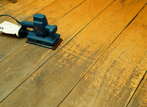 What-is-the-difference-between-hardwood-flooring-and-laminate-flooring-sanded